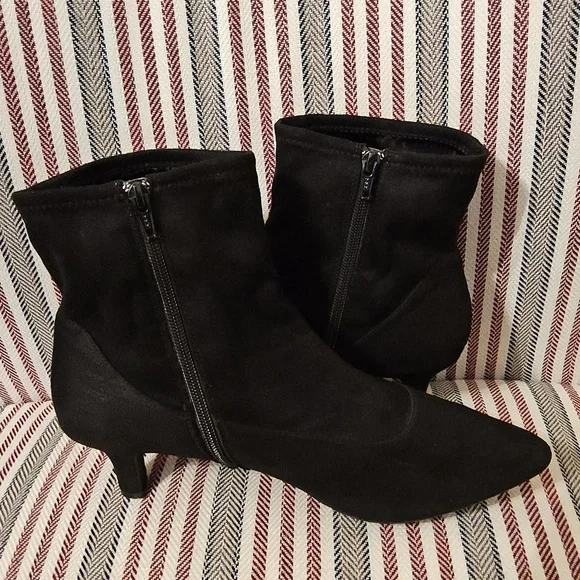 Rockport Black Ankle Boots - Picture 2 of 7